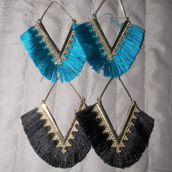 FREE with $10+ Bundle ~ Lot of 2 Fringe Earrings 1421 - Picture 1 of 4